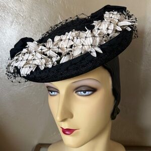1940s' BLACK TILT HAT WITH WHITE FLOWERS + BOWS & VEILING